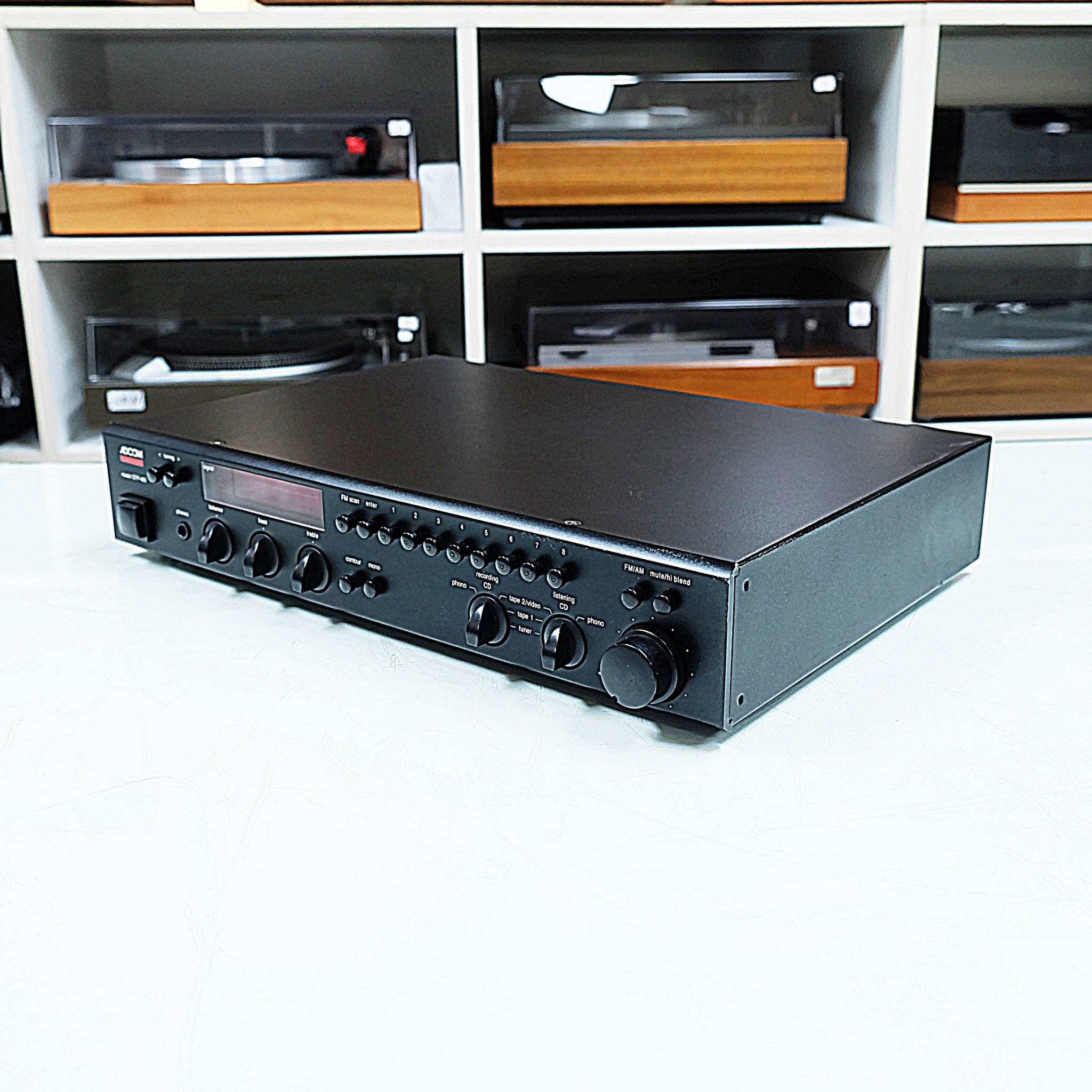 Pre Amp/Tuner Adcom GTP-400 - weloveturntable